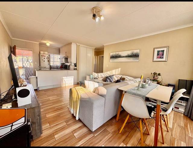 2 BEDROOM TOWNHOUSE FOR SALE IN MEYERSDAL
